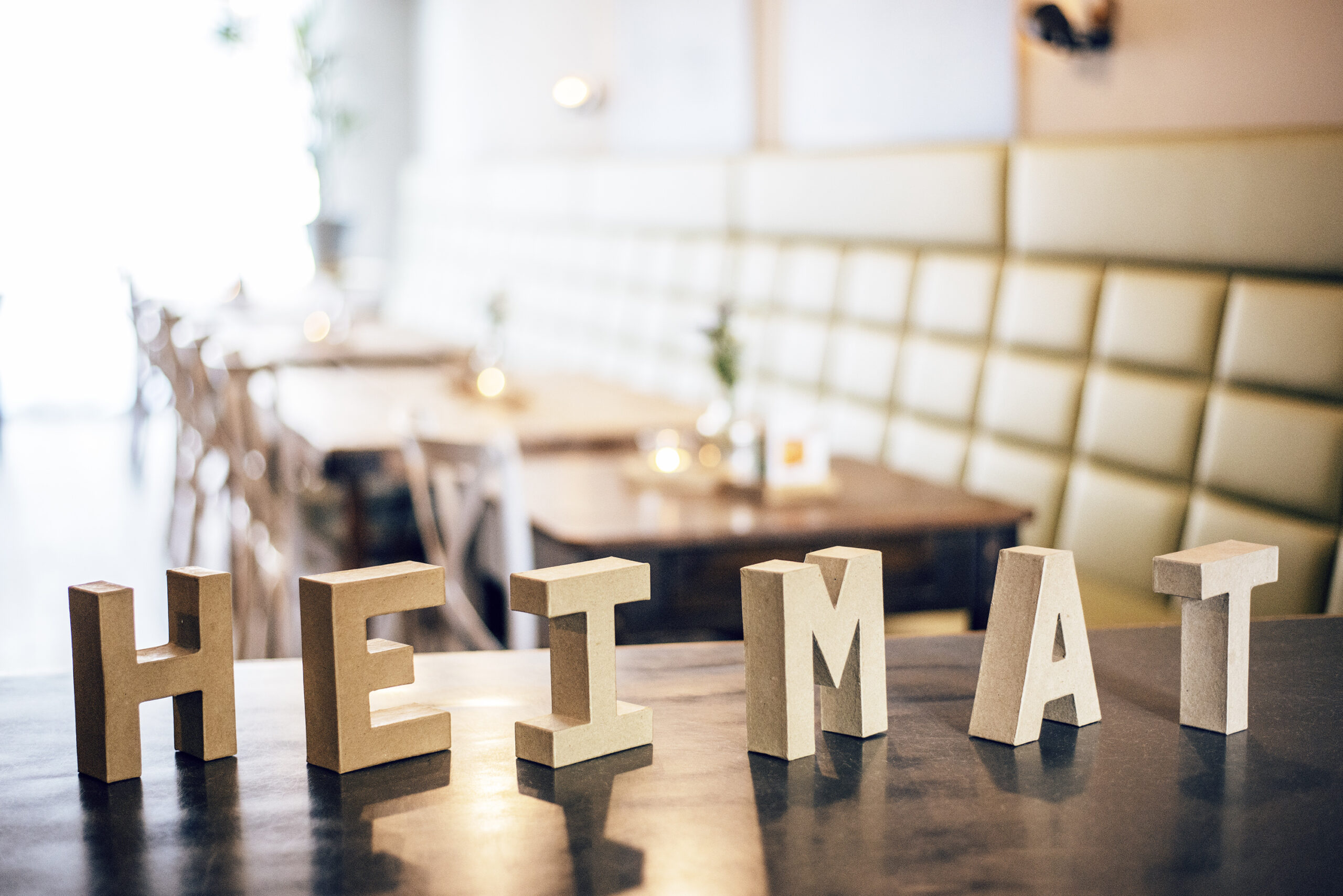 Alte Heimat Berge, Gastraum